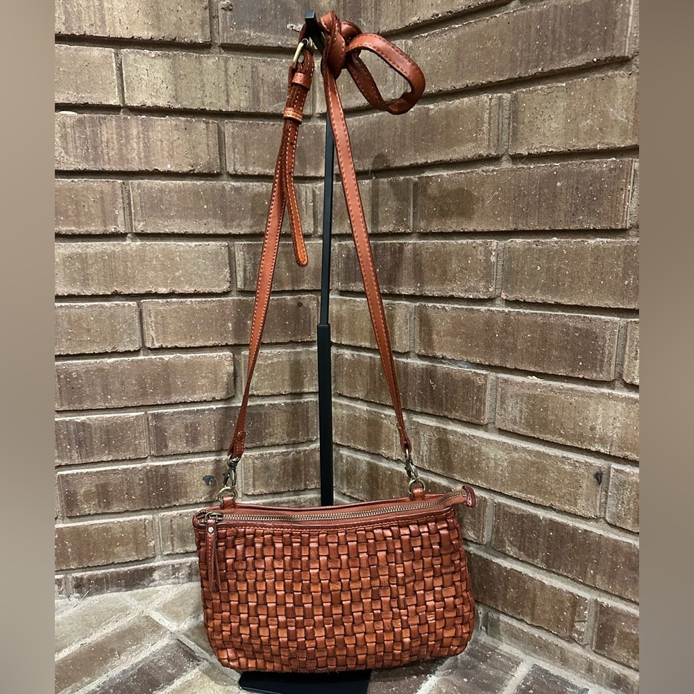 Marta Ponti Woven Genuine Leather Shoulder Bag Brown